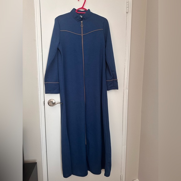 Abaya - Picture 2 of 3